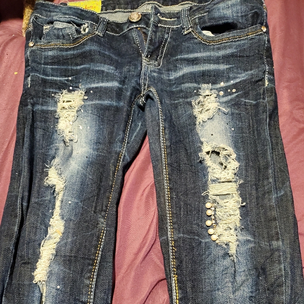 DECONSTRUCTED JEANS